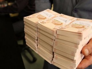 Bir banka daha alacakları sattı