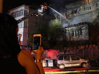 Herkes büyük korku yaşarken o canlı yayın yaptı!