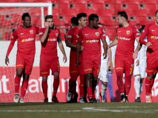 Kayserispor son 16'ya kalmayı başardı