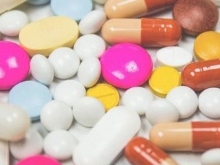 Evde buldukları hapları yutan çocuklar zehirlendi