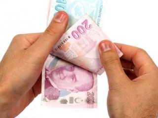 Türkiye 7.2 milyar lira fazladan faiz ödüyor