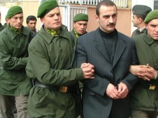 Yeraltı dünyasının ünlü ismine giden not!