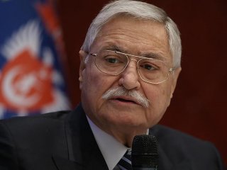 Eski bakanlardan Hasan Celal Güzel tedavi altında