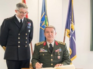 Orgeneral Akar'dan kritik görüşme