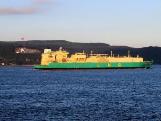 Çanakkale Boğazı'ndan dev tanker geçti