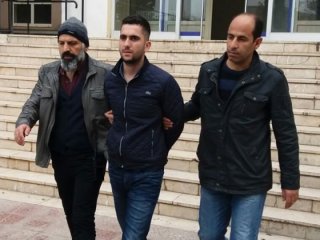 Film gibi hırsızlık! Önce lastiği patlattılar...
