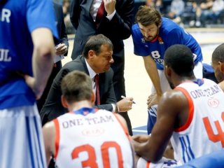 Ergin Ataman ilk maçında mağlup