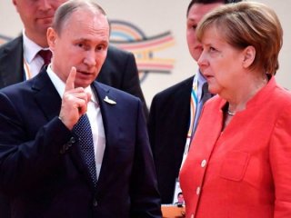 Merkel ve Putin telefonda görüştü