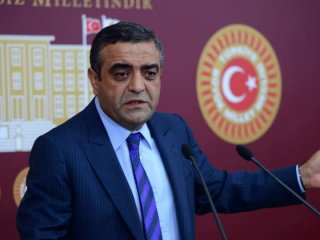 CHP'den 'tek tip kıyafet' tepkisi