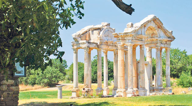 Türkiye'den turistlere 'sınırsız barış' daveti