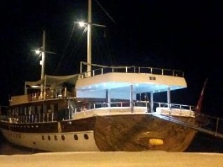 Yunan adasında Türklere linç girişimi!