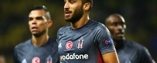 Cenk Tosun gidiyor! İşte yıllık ücreti...