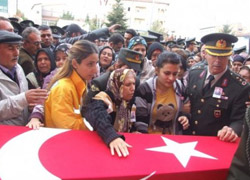 Şehit Anası Bir Ay Dayanabildi