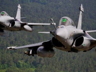 Avrupa'da "savaş uçağı" krizi