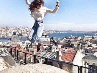 Rezalet! Zıplaya zıplaya kubbeyi çökerttiler