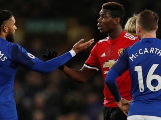 Manchester United Everton'ı yıktı