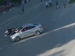 Trafikte korkunç anlar! İki kadın...