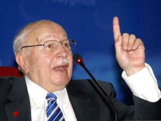 Ankara’da Erbakan Hoca'ya büyük saygısızlık