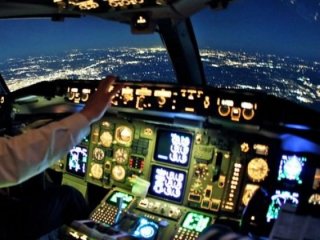 Pilotlar uçuş sırasında kavgaya tutuştu