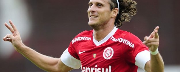Diego Forlan'dan sürpriz imza!