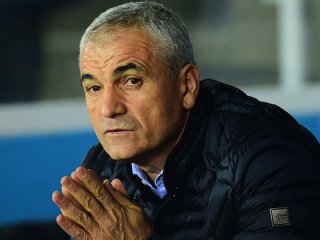 Rıza Çalımbay'dan iki kadro dışı!