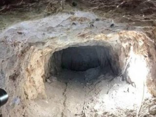 Evinin altında 25 metre tünel kazdı!