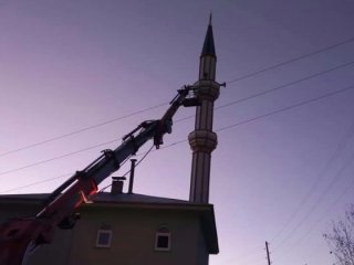 Minarede kalp krizi geçiren imam hayatını kaybetti