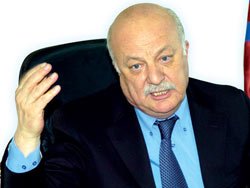 Sadri Şener'den Büyüka'ya tepki