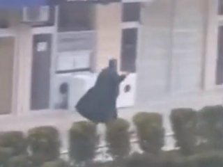 Dehşetin detayları! Annesinin ayaklarını öptü ve..