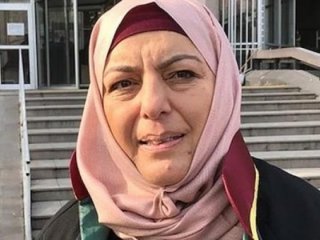 Avukatlık cübbesini ilk kez 50 yaşında giyebildi