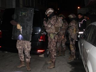 İstanbul’da şafak vakti 30 adrese baskın!