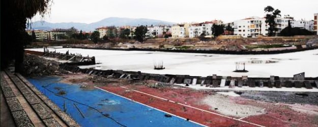 İzmir'de 10 yıllık rezalet! Yine durdu...
