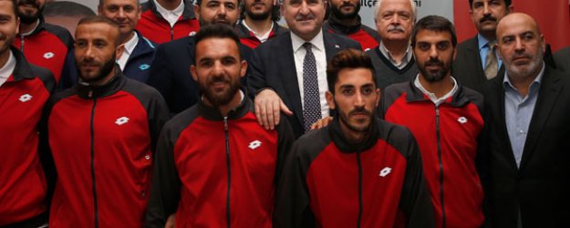 Bakan Bak: Çocuklarımızı yalnız bırakmayalım