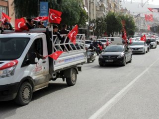 Yüzlerce otomobille operasyona destek verdiler!