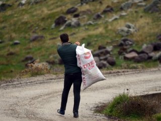 Duygulandıran görüntü! Askerler için bunu yapıyor