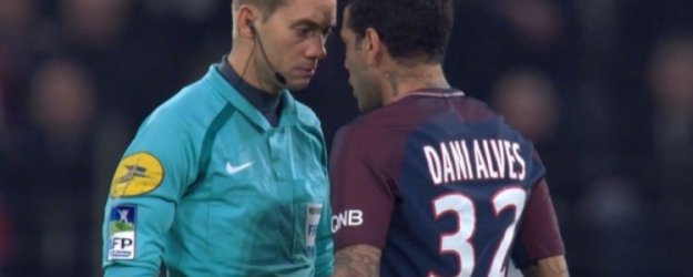 Hakeme bağıran Alves'e dev ceza!
