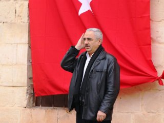 Bombalanan camide ezan susmadı