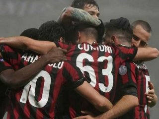 Hakan'lı Milan sahasında galip
