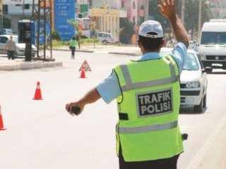3 bin trafik polisi sokağa çıkıyor