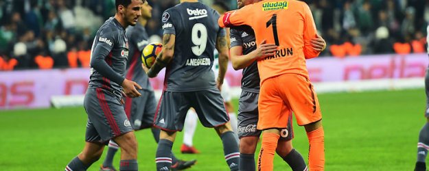 İtalyanlar milli futbolcumuz için tribündeydi!
