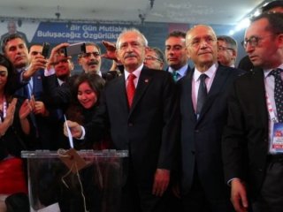 CHP'de Kılıçdaroğlu yeniden Genel Başkan seçildi