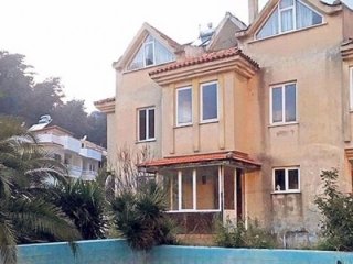 Villa havuzunda esrarengiz olay!