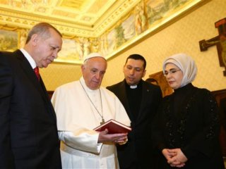 Cumhurbaşkanı Erdoğan'dan dikkat çeken hediye!