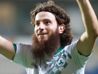 İlginç tezahürat: Alkolü bıraktık namaza başladık!