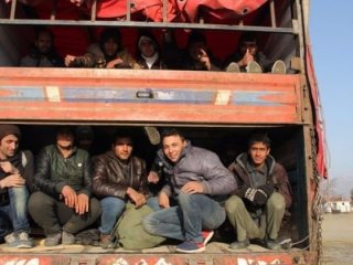 Bu kamyonetten 178 kaçak göçmen çıktı!