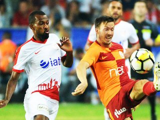Aslan taht için sahada! Muhtemel 11'ler