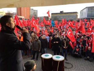 Almanya'da PKK'lı teröristleri çıldırtacak görüntü