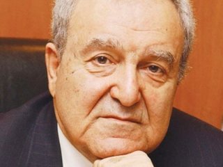 Ünlü doktor 'Kolsuz Agop' hayatını kaybetti