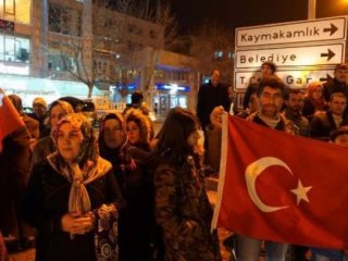Sınara giden Mehmetçik'e sevinç gösterisi