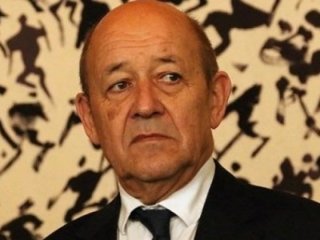 Le Drian Kuzey Irak'ta Barzani ile görüştü